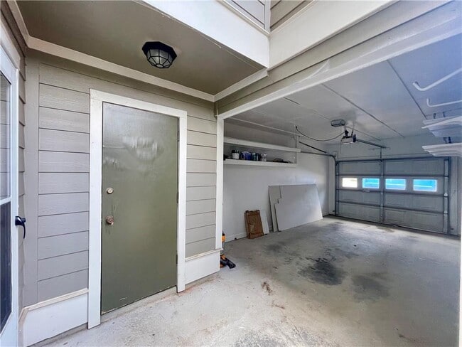 Building Photo - 5014 Meadow Ln