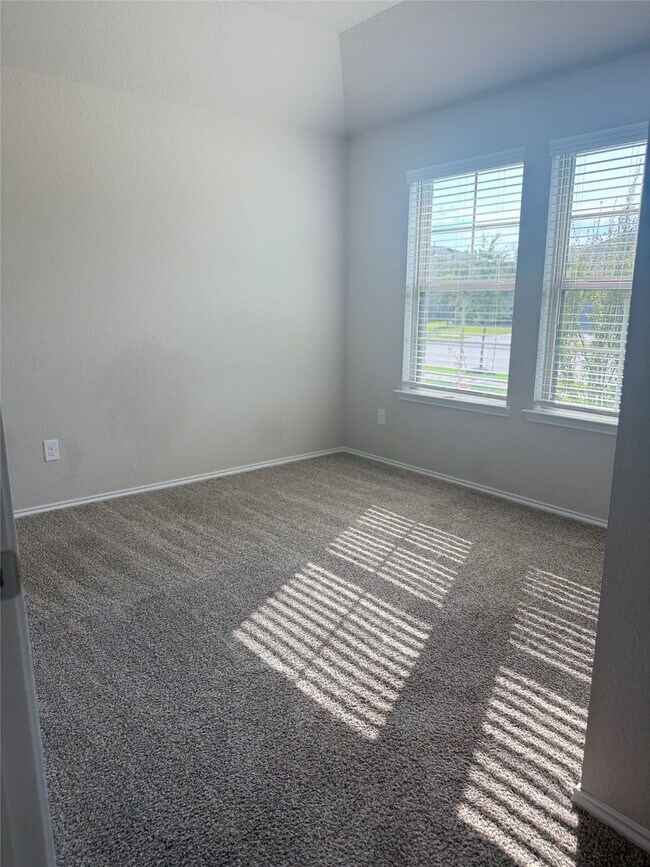 Building Photo - 15310 Dinnet Berm Dr