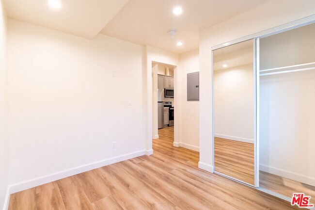 Building Photo - 8326 Beckford Ave