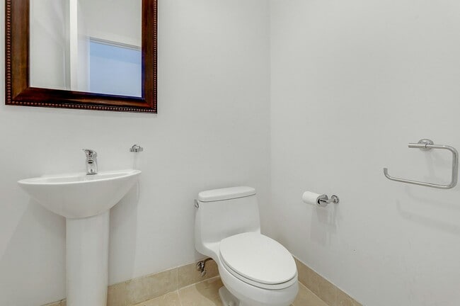 Building Photo - 22 Vela Way