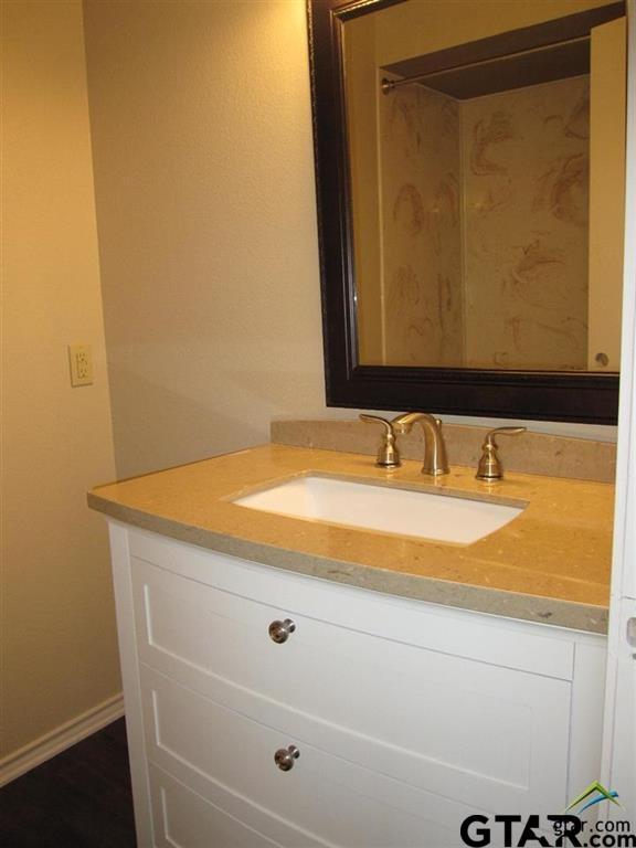 Building Photo - 323 Top Hill Dr