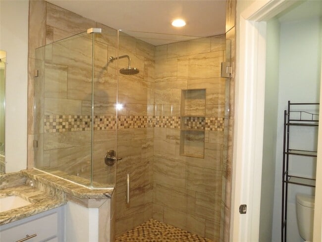 Building Photo - 1026 Thomas St