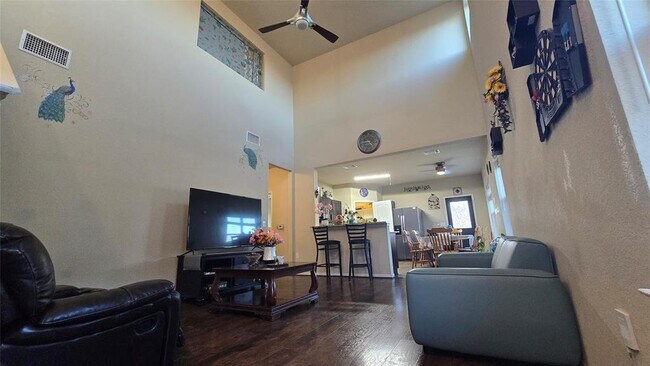 Building Photo - 3204 Ortman Dr