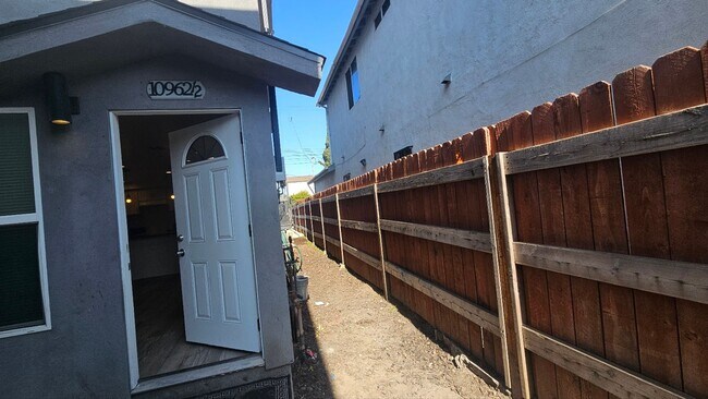 Building Photo - 10960 Avalon Blvd