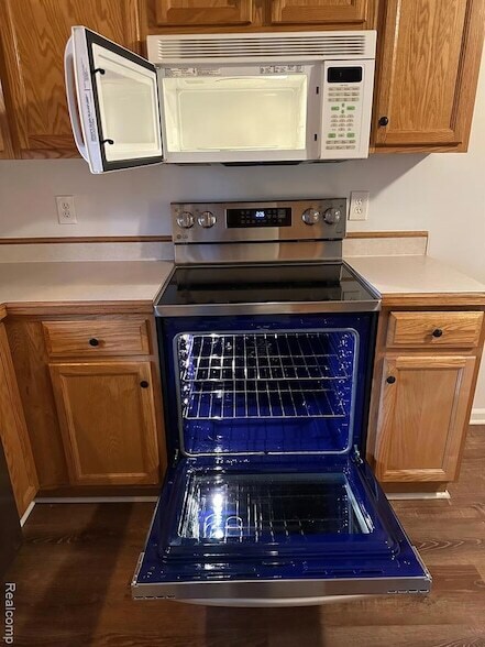 Building Photo - 6939 Alma Ct