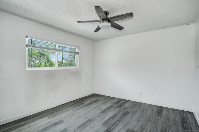 Building Photo - 2275 Grand Ave