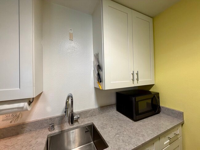 Building Photo - 22985 Marine View Dr S