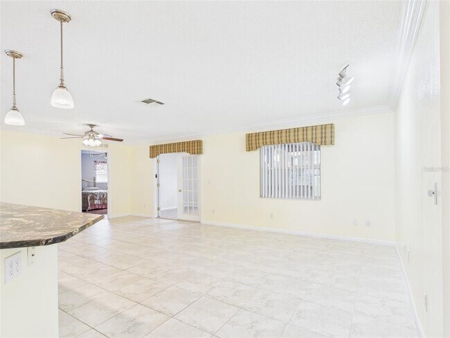 Building Photo - 9679 SW 99th Ave