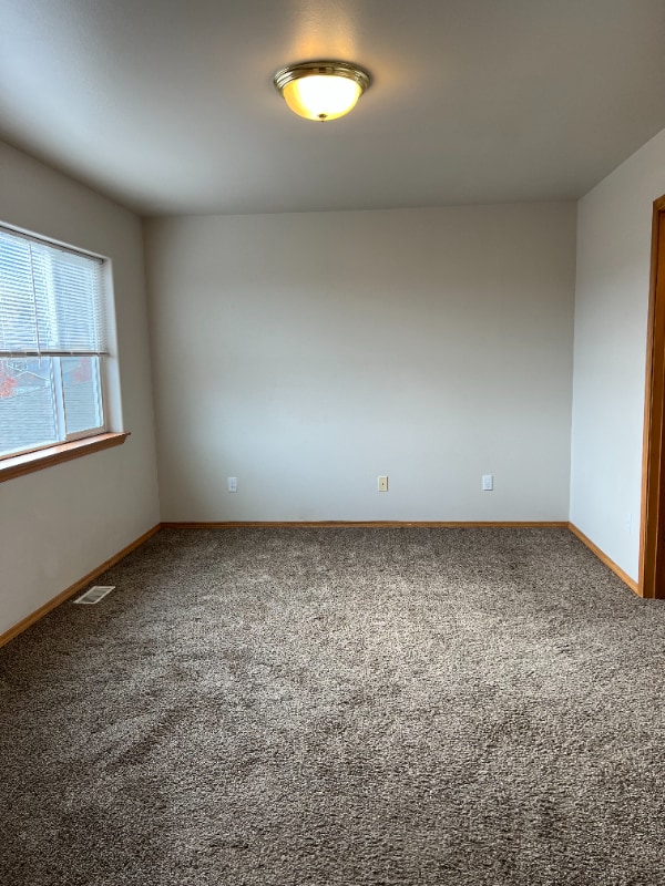 Building Photo - 1983 Greatview Dr