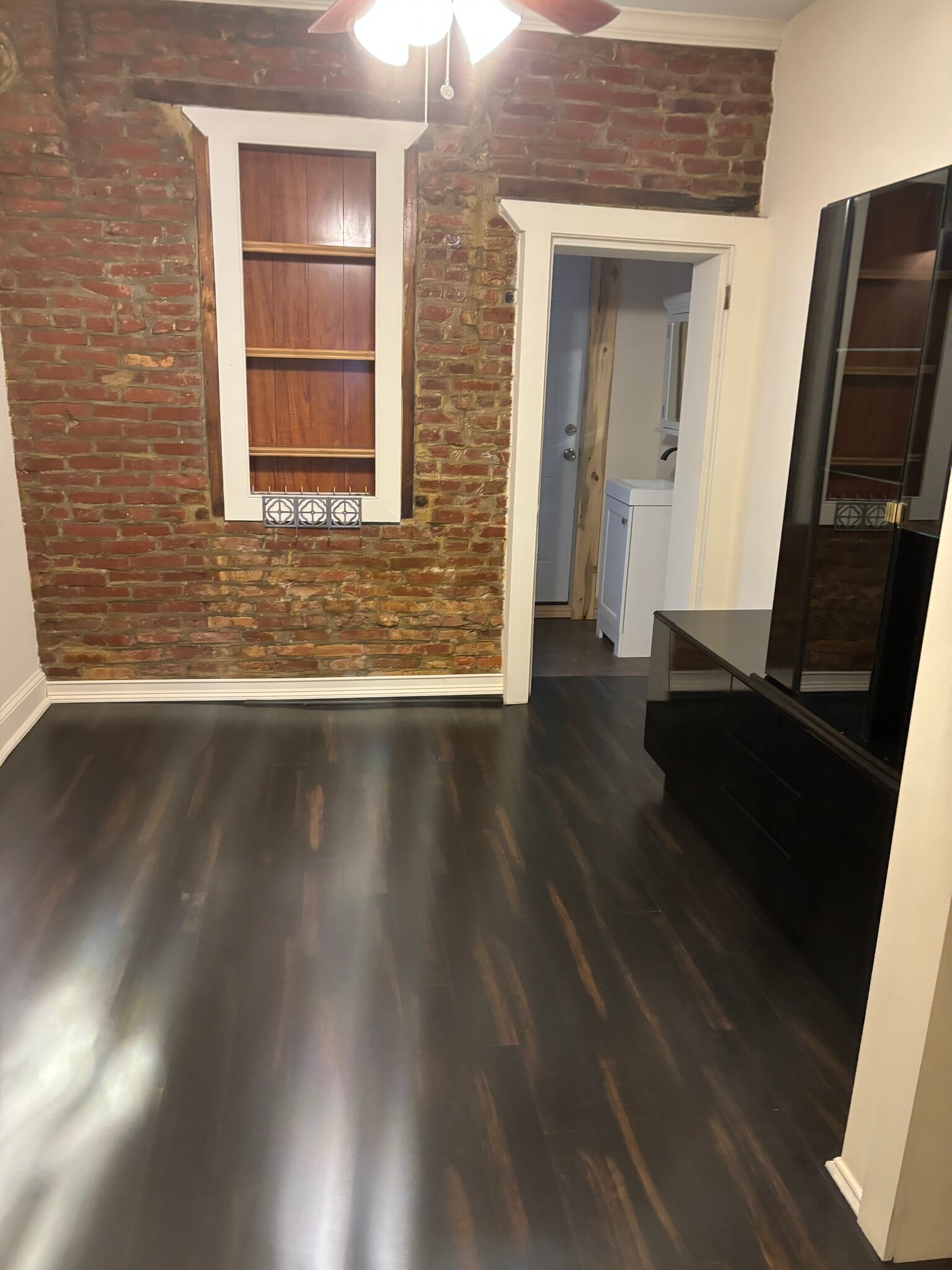 Building Photo - 119 E Wishart St