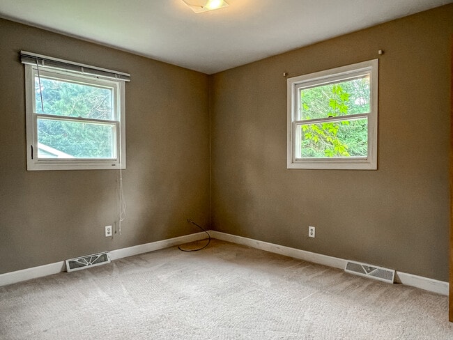 Building Photo - 1411 West Ave