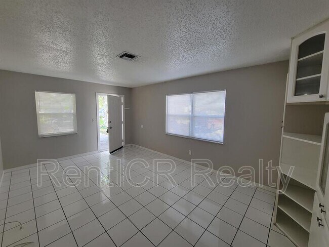 Building Photo - 5281 Bamboo Pl