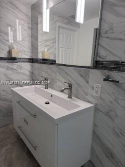 Building Photo - 16740 NE 9th Ave