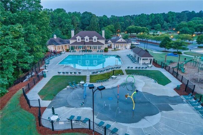 Building Photo - House 4 Beds 2 Baths