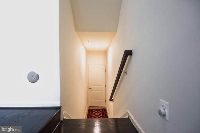 Building Photo - 9920 -B Sir Barton Wy