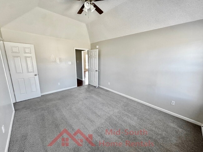 Building Photo - 55 Oakridge Cove