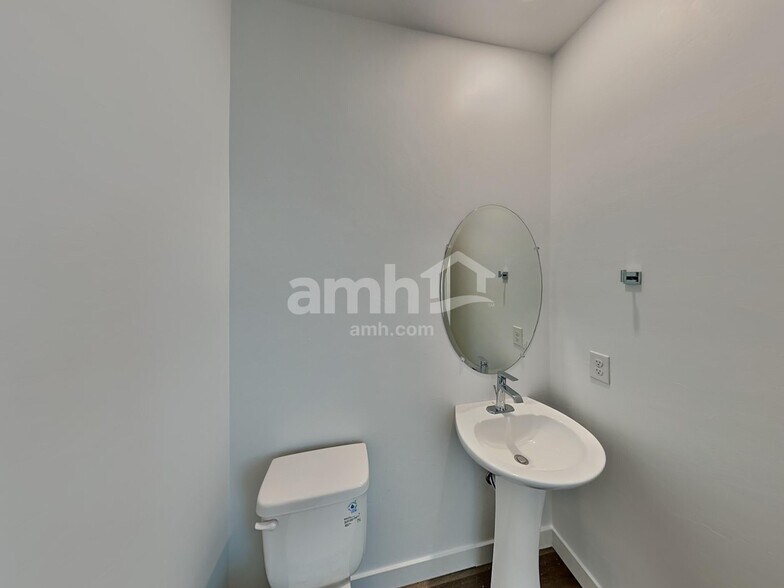 Building Photo - 9677 N Rancho Lozano
