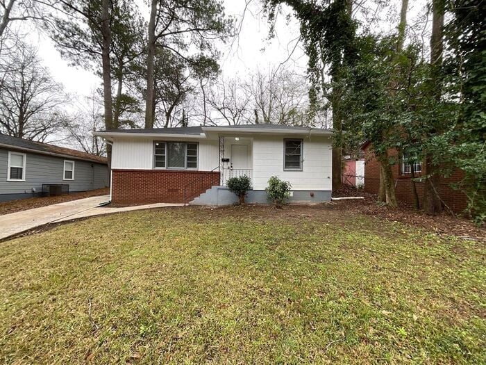 Building Photo - 3002 1st Ave SW