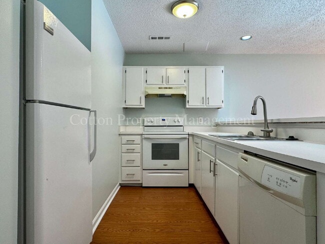 Building Photo - 1731 S 41st St