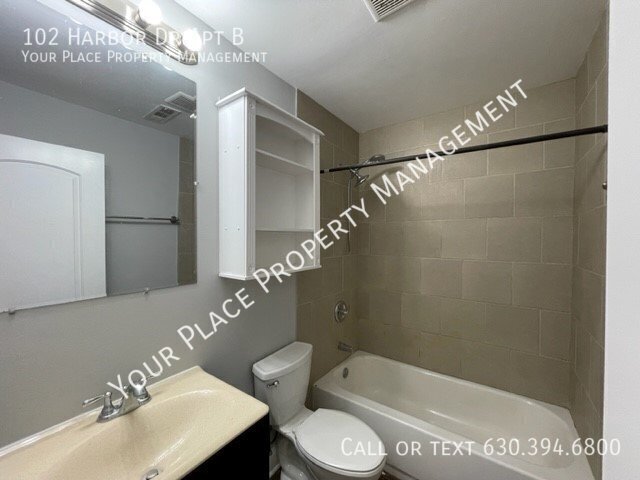 Building Photo - 102 Harbor Dr