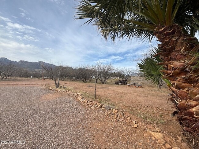 Building Photo - 5342 S San Pedro Ave