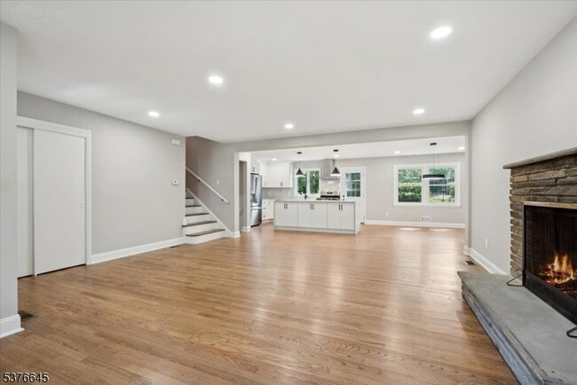 Building Photo - 19 Braidburn Way