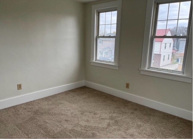 Building Photo - 201 Hollywood Blvd