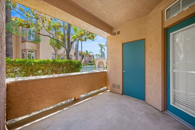 Building Photo - 3581 Cameo Dr