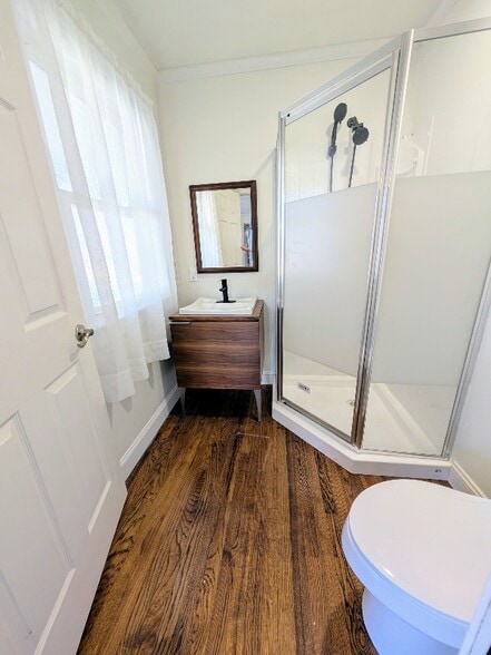 Building Photo - 2614 Tryon Dr