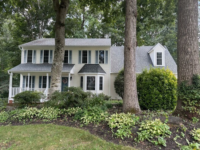 Primary Photo - Updated colonial with garage in convenient...