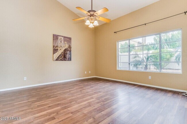 Building Photo - 3822 E Wildwood Dr