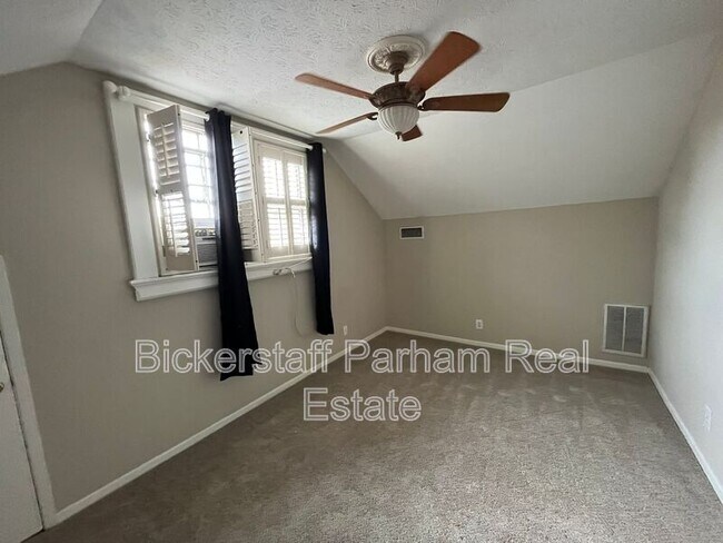 Building Photo - 1409 16th Ave