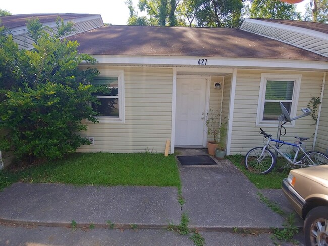 Primary Photo - 427 Cactus St