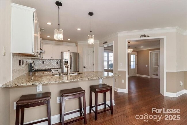 Building Photo - 9408 Meadowmont View Dr