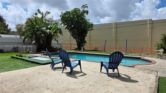 Building Photo - 2100 N 62nd Ave