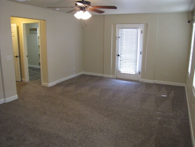 Building Photo - 5BR/2.5BA/3CG, 2808 sq.ft. home in Reflections at Valiente subdivision, Sierra Vista, AZ