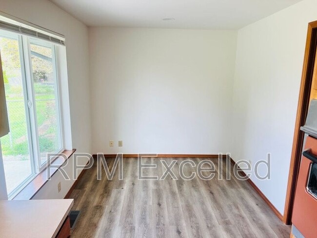 Building Photo - 3808 S 250th St