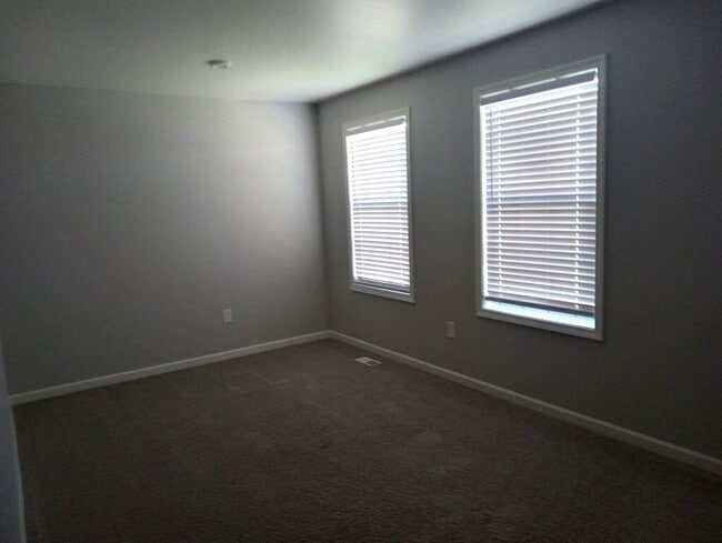 Building Photo - Spacious 4-Bedroom Home with 3 Full Baths in Swartz Creek
