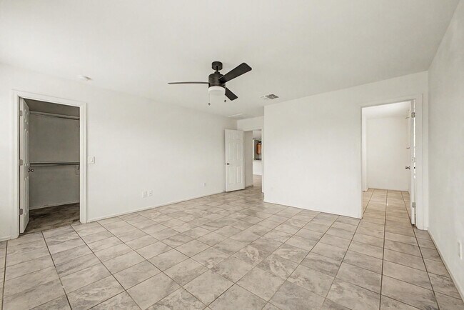 Building Photo - 12586 W Myrtle Ave