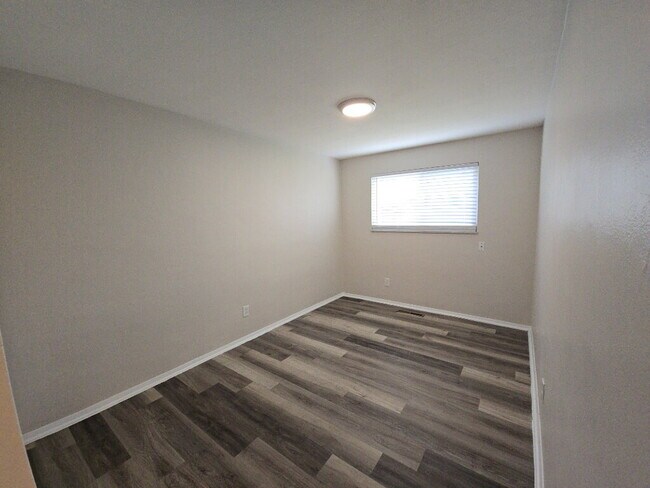 Building Photo - 1015 E Pearl St