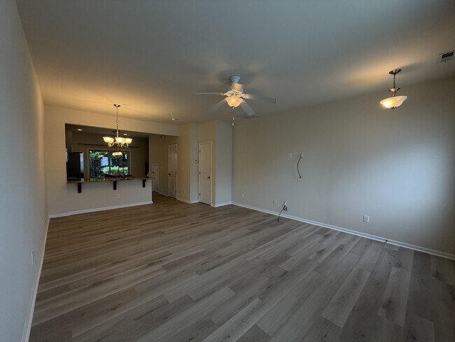 Building Photo - 12 Pocono Dr