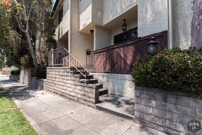 Building Photo - 12119 Rochester Ave