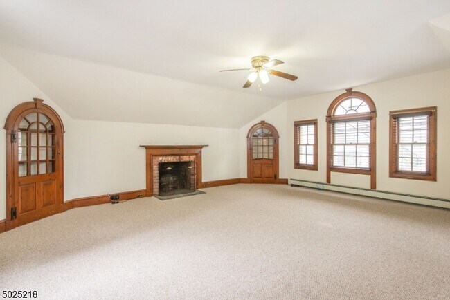 Building Photo - 72 S Mountain Ave