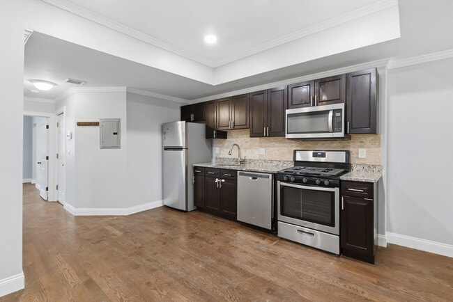 Building Photo - 92 Bragdon St