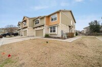 Building Photo - 1620 Bryant Dr