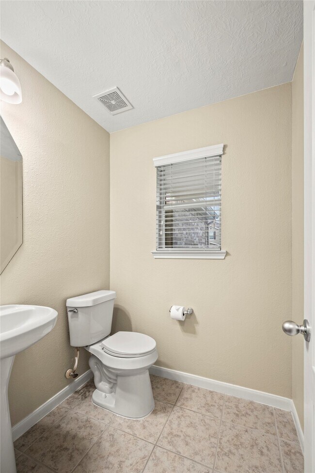 Building Photo - 16131 Sweetwater Fields Ln