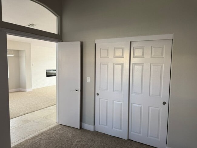 Building Photo - STUNNING 3BD/2BA SINGLE STORY BEAUTY IN THE HEART OF THE SOUTHWEST!!  **GORGEOUSLY REMODELED!! **...