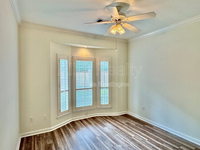 Building Photo - 113 River Chase Ct