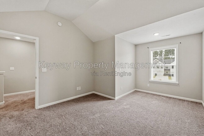 Building Photo - 228 Linsmore Ave