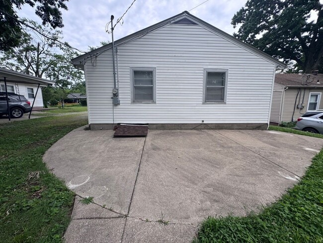 Building Photo - House in Paducah City Limits